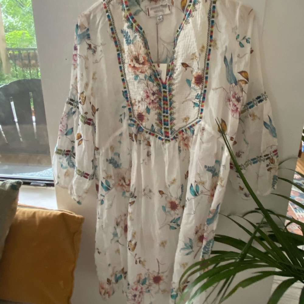 JOHNNY WAS ROMANTIC WHITE DRESS sleeves